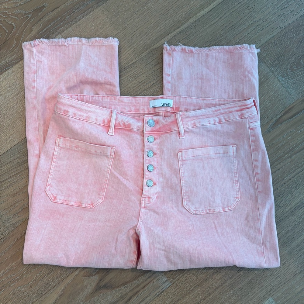 Vervet Bubblegum Blues Light Pink Crop Capris 22W